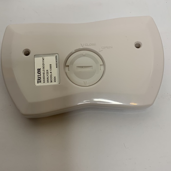 Taylor | Handheld Body Fat Analyzer | Compact & Portable | 8- User Memory Goals - Picture 5 of 7